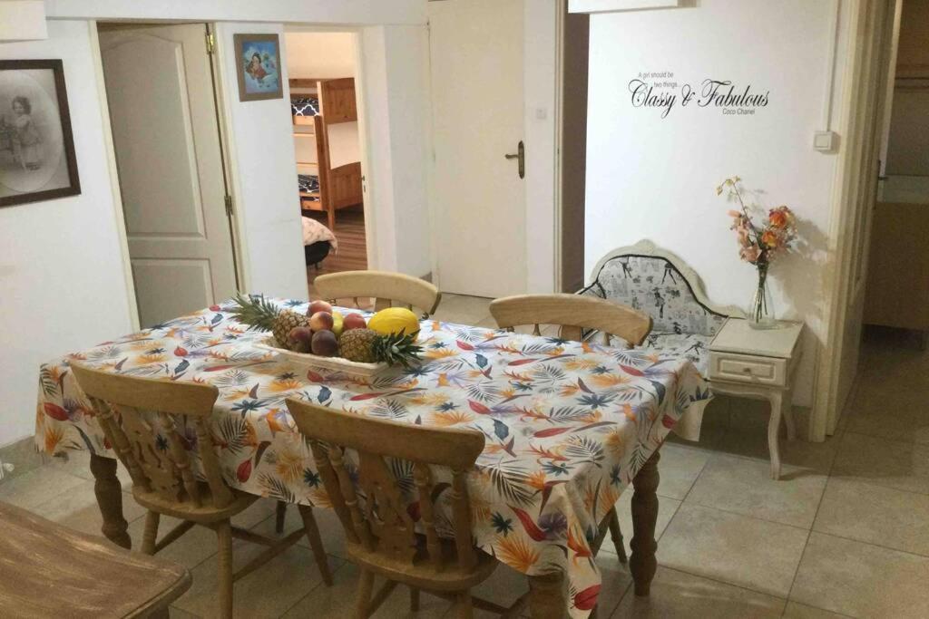 Peaceful 3 Bedroom 8 Person Ground Floor Apartment With Large Private Heated Pool La Digne-d'Amont Екстер'єр фото